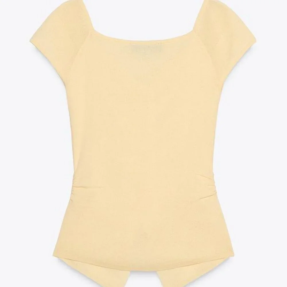 ZARA Pale Yellow Ruched Knit Button Top | M | NWT - Picture 3 of 9